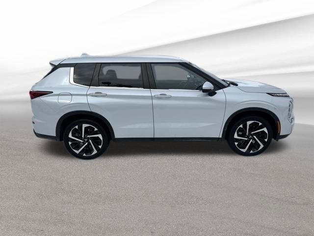 Used 2022 Mitsubishi Outlander ES image 10