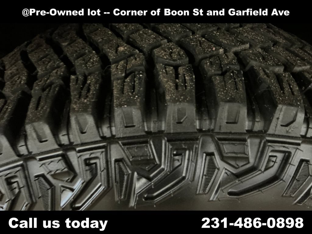 Used 2024 Ford Bronco Badlands w/ Sasquatch Package AWD/4WD image 12