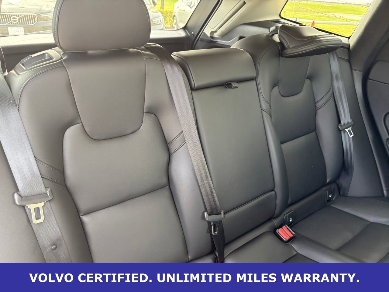Certified 2025 Volvo XC60 B5 Core AWD/4WD image 33