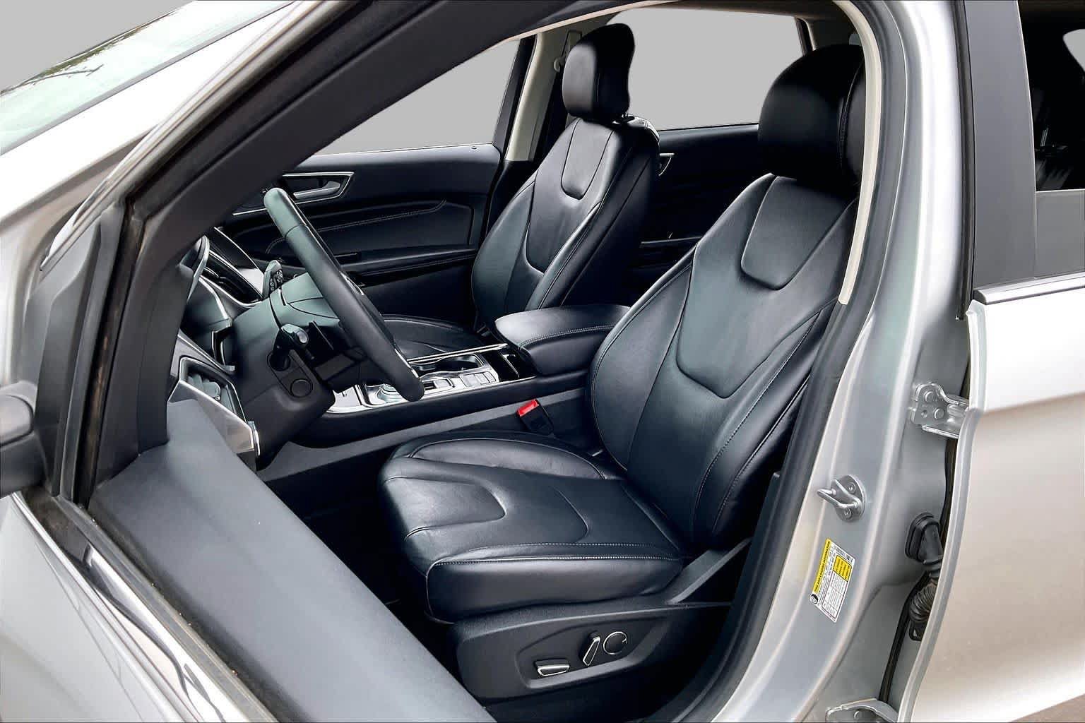 Used 2019 Ford Edge Titanium AWD/4WD image 8