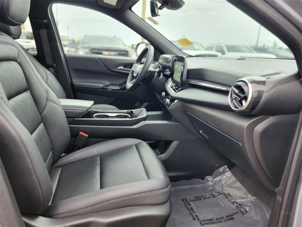 Used 2025 Chevrolet Equinox LT w/ Convenience Package II image 9