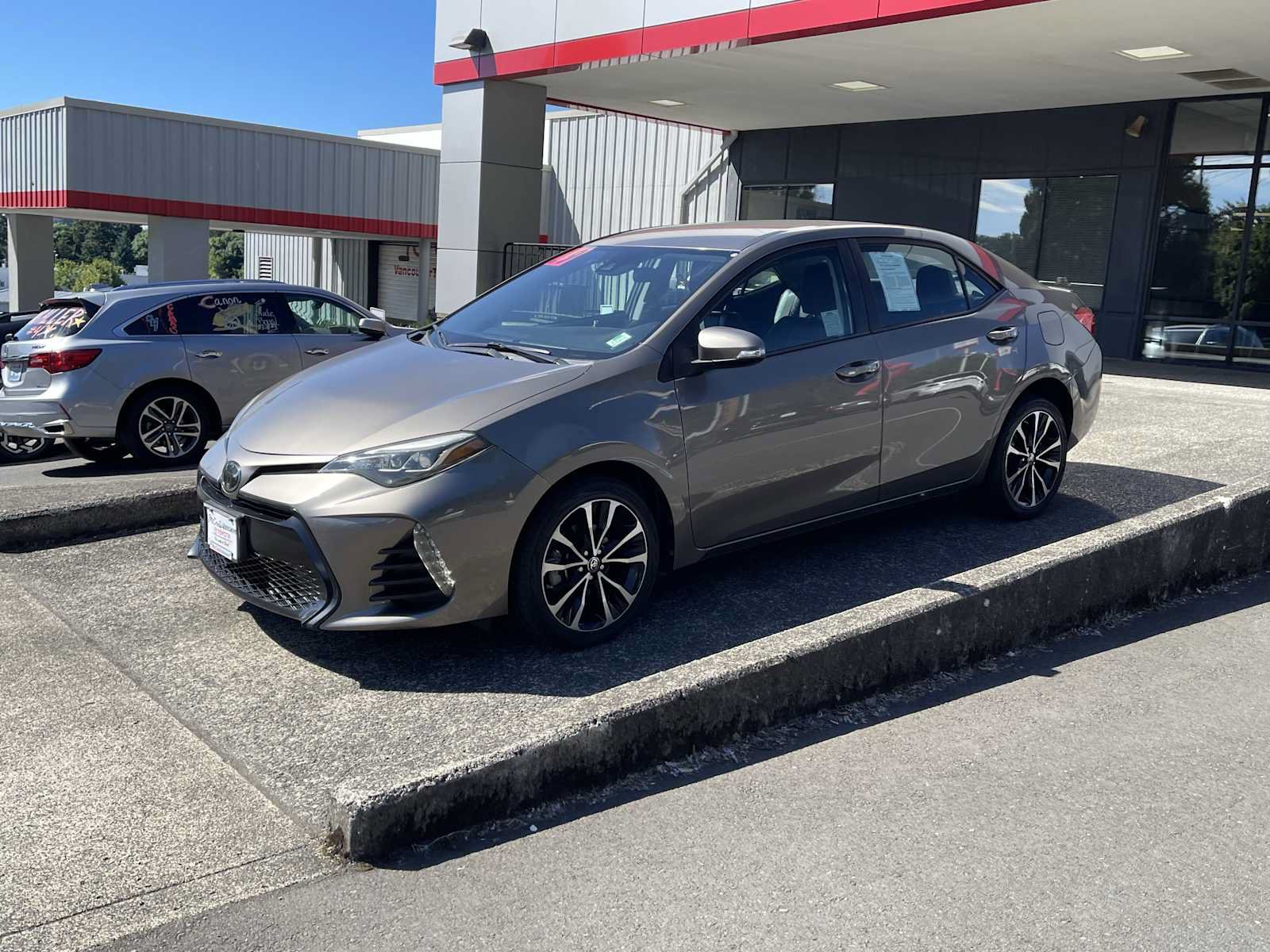 Certified 2019 Toyota Corolla SE w/ Carpet Mat Package (TMS) FWD image 4