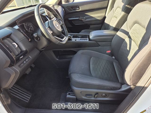 Used 2025 Nissan Pathfinder SV FWD image 9