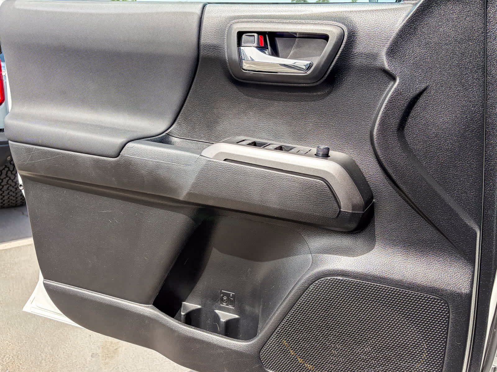 Used 2021 Toyota Tacoma TRD Sport w/ Technology Package image 19