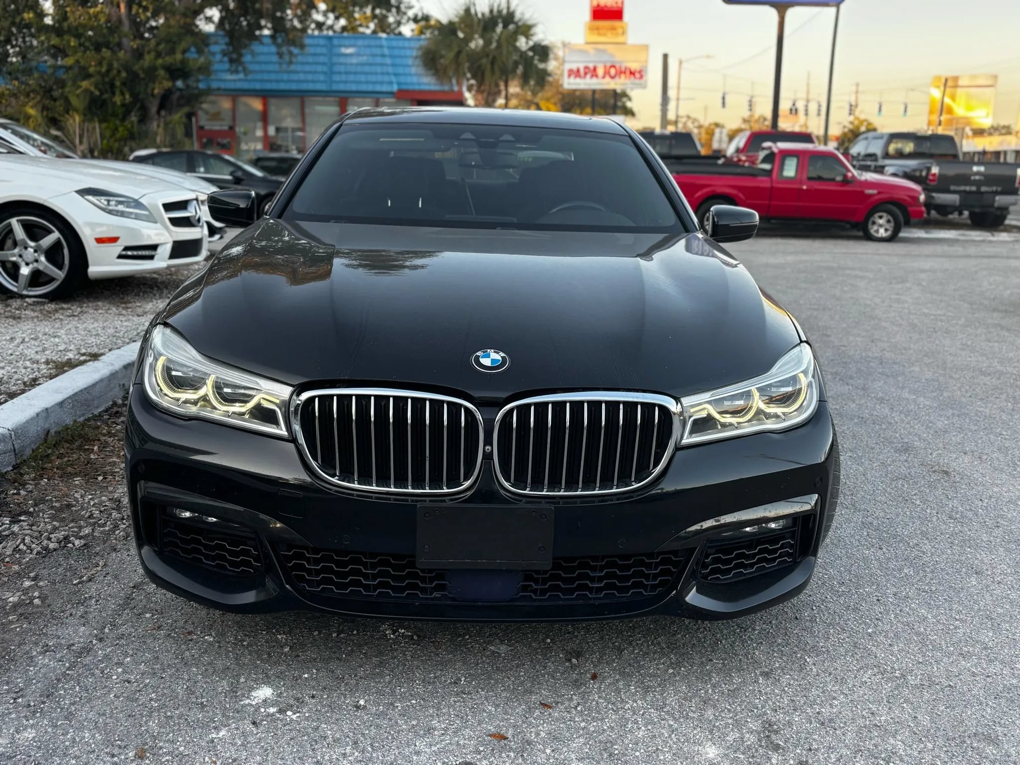 Used 2017 BMW 750i RWD image 4