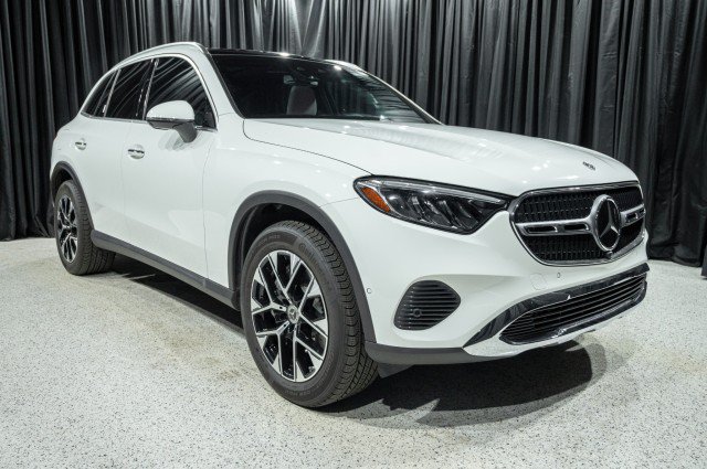 Certified 2026 Mercedes-Benz GLC 350e 4MATIC image 3