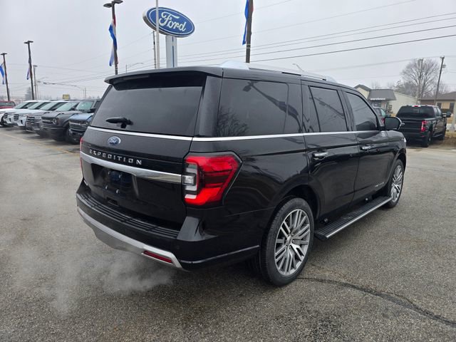 Used 2022 Ford Expedition Platinum image 3