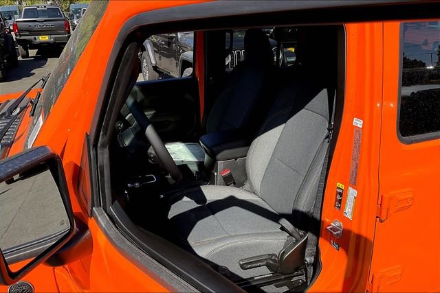 New 2025 Jeep Gladiator Sport image 10