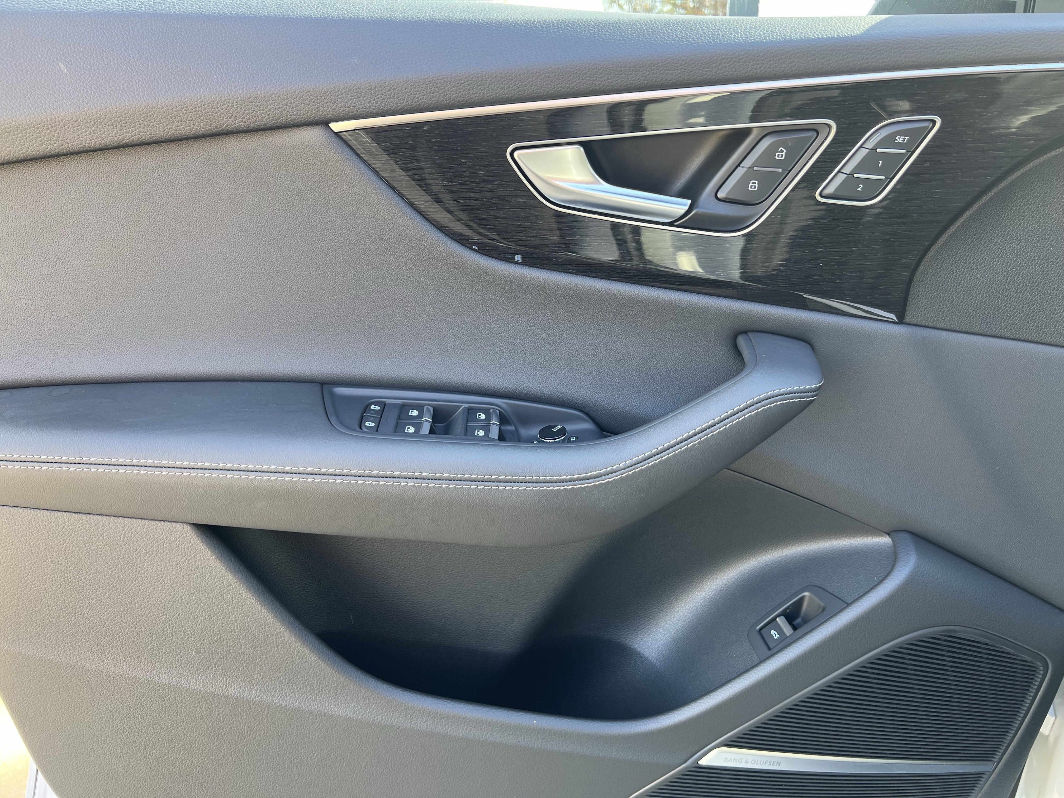 Used 2023 Audi Q8 Premium Plus image 14