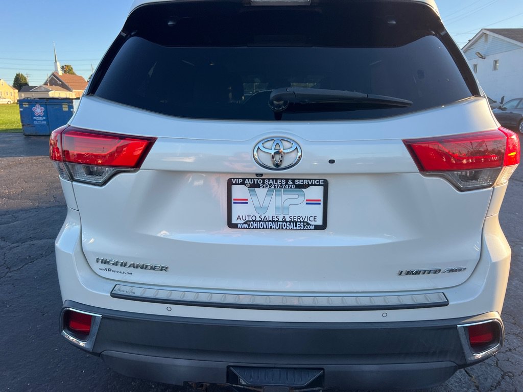 Used 2017 Toyota Highlander Limited AWD/4WD image 7
