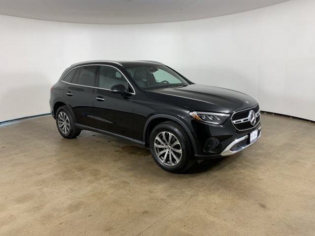 Used 2025 Mercedes-Benz GLC 300 4MATIC image 5