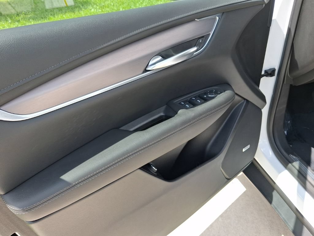 Used 2023 Cadillac XT5 Luxury FWD image 14