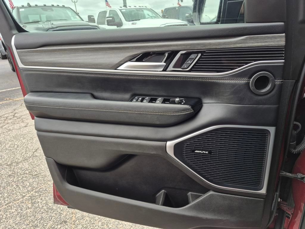 Used 2024 Jeep Wagoneer Series III image 23