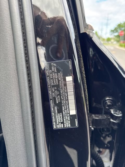Certified 2025 Volvo XC90 B6 Plus AWD/4WD image 28