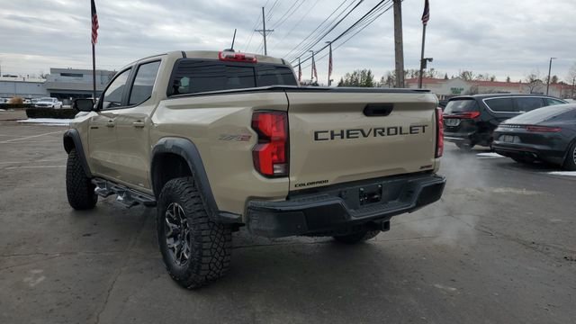 Used 2024 Chevrolet Colorado ZR2 w/ ZR2 Convenience Package III AWD/4WD image 2