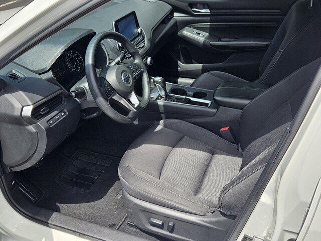 Used 2020 Nissan Altima 2.5 S FWD image 13