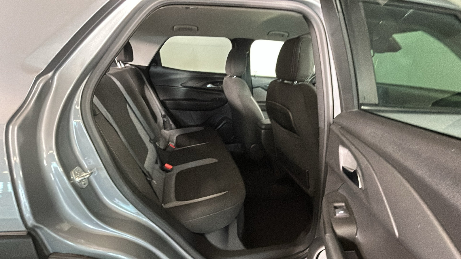Used 2025 Chevrolet TrailBlazer LT AWD/4WD image 33
