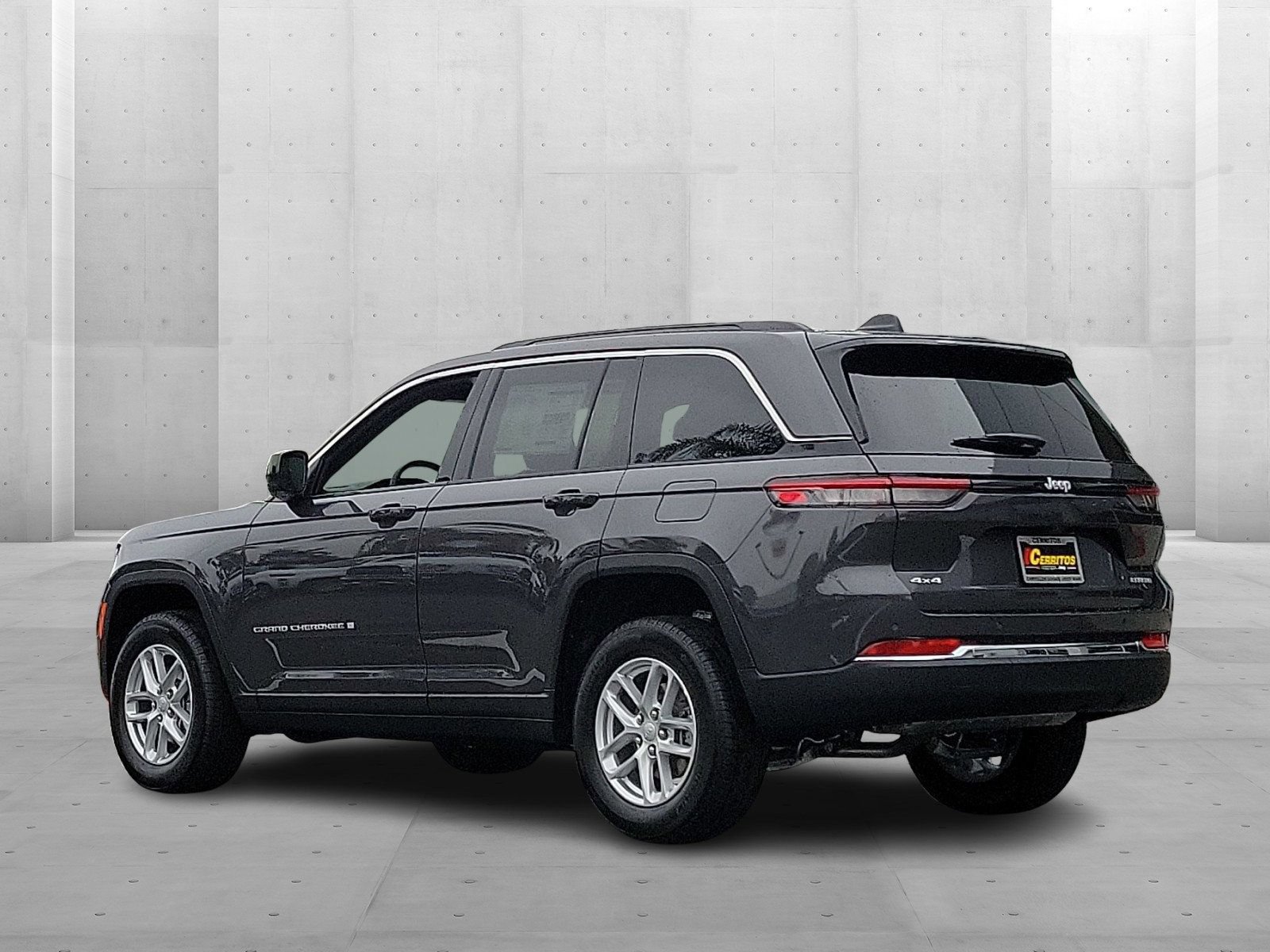 New 2025 Jeep Grand Cherokee Laredo X AWD/4WD video 2