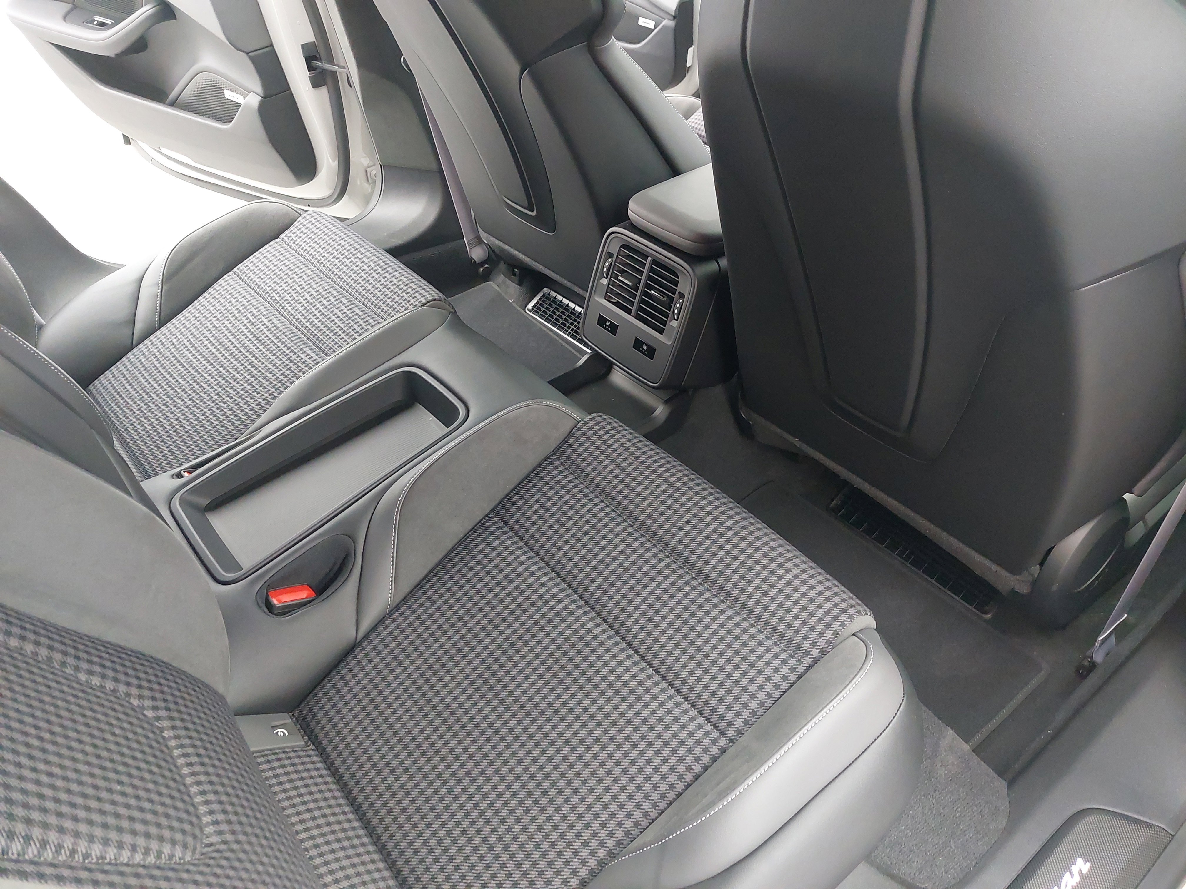 New 2025 Porsche Taycan Turbo S image 13