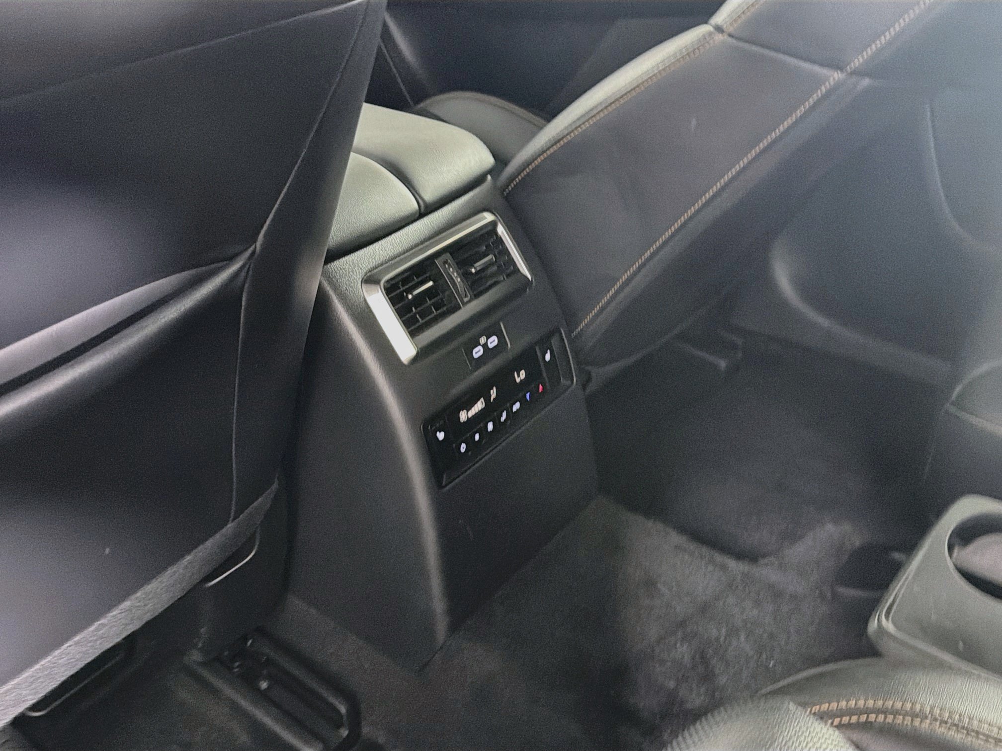 Used 2024 MAZDA CX-90 Plug-In Hybrid w/ Premium Plus AWD/4WD image 30