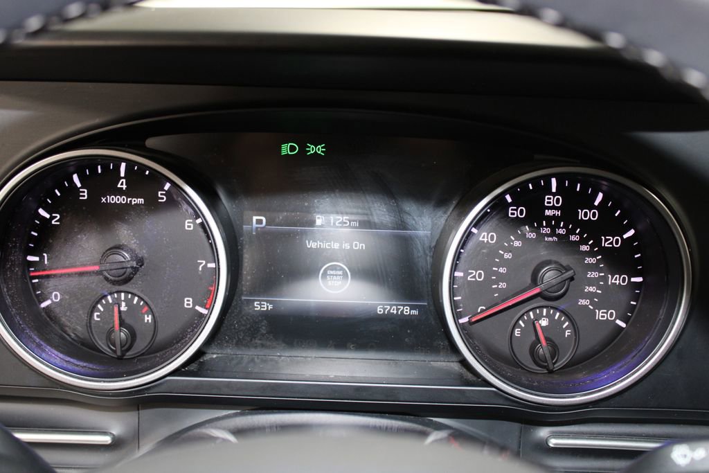 Used 2024 Kia Carnival LX image 34