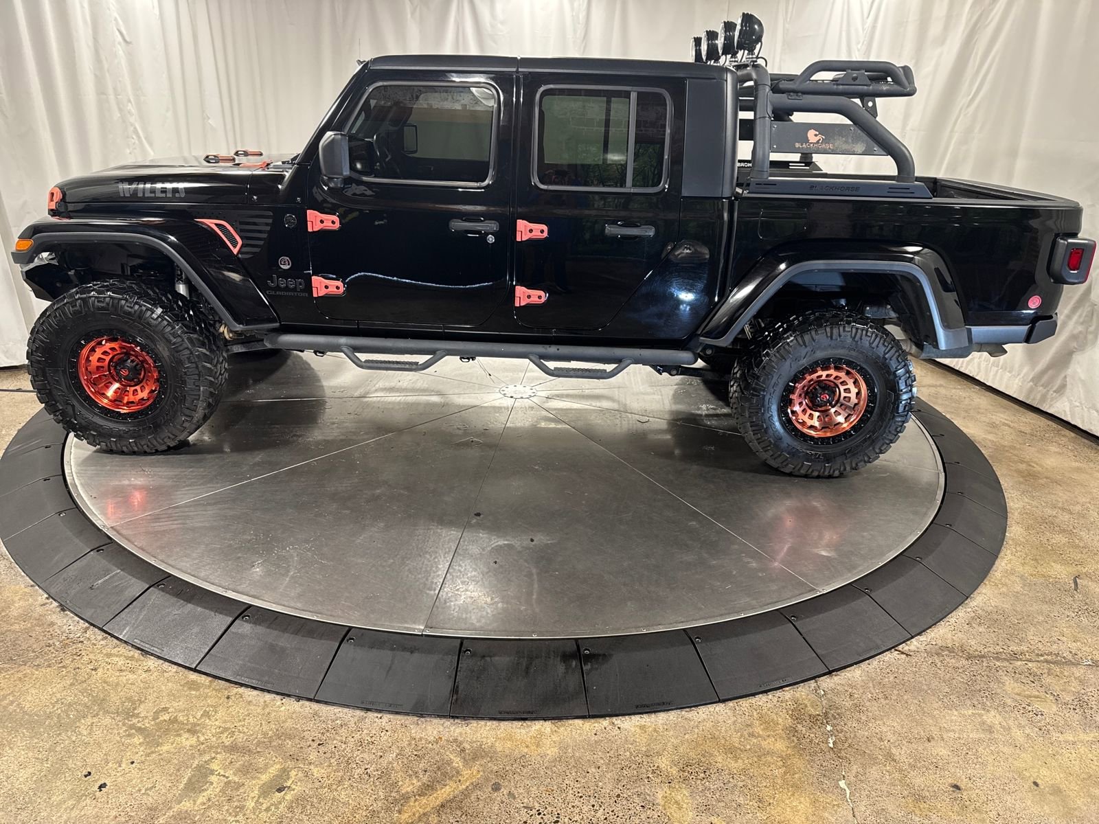 Used 2021 Jeep Gladiator Willys image 6