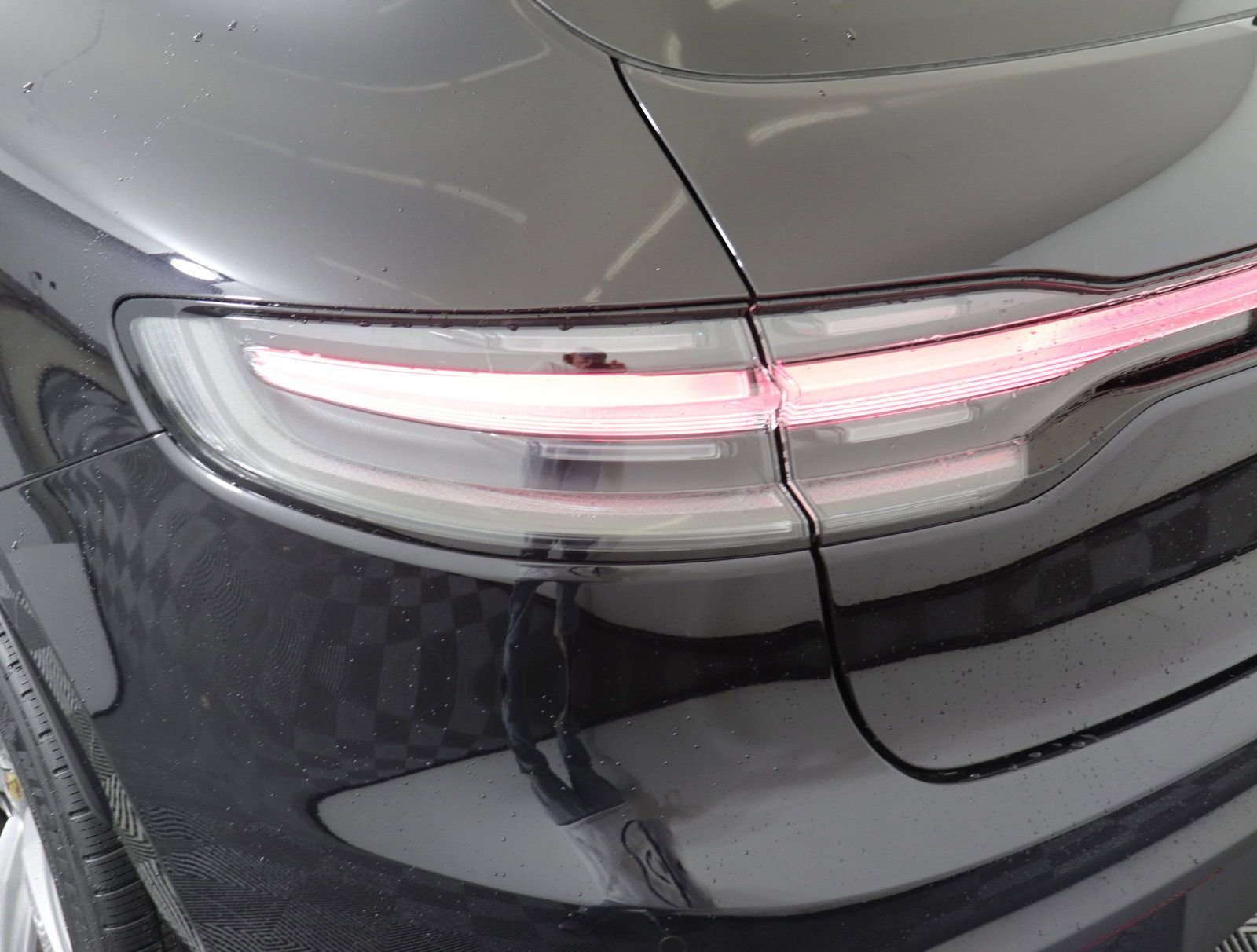 Used 2025 Porsche Macan image 11