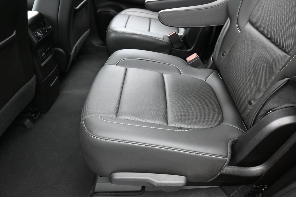 Used 2023 GMC Acadia SLT w/ Technology Package FWD image 43