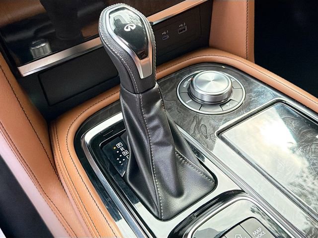 Used 2023 INFINITI QX80 Sensory w/ All-Season Package image 32