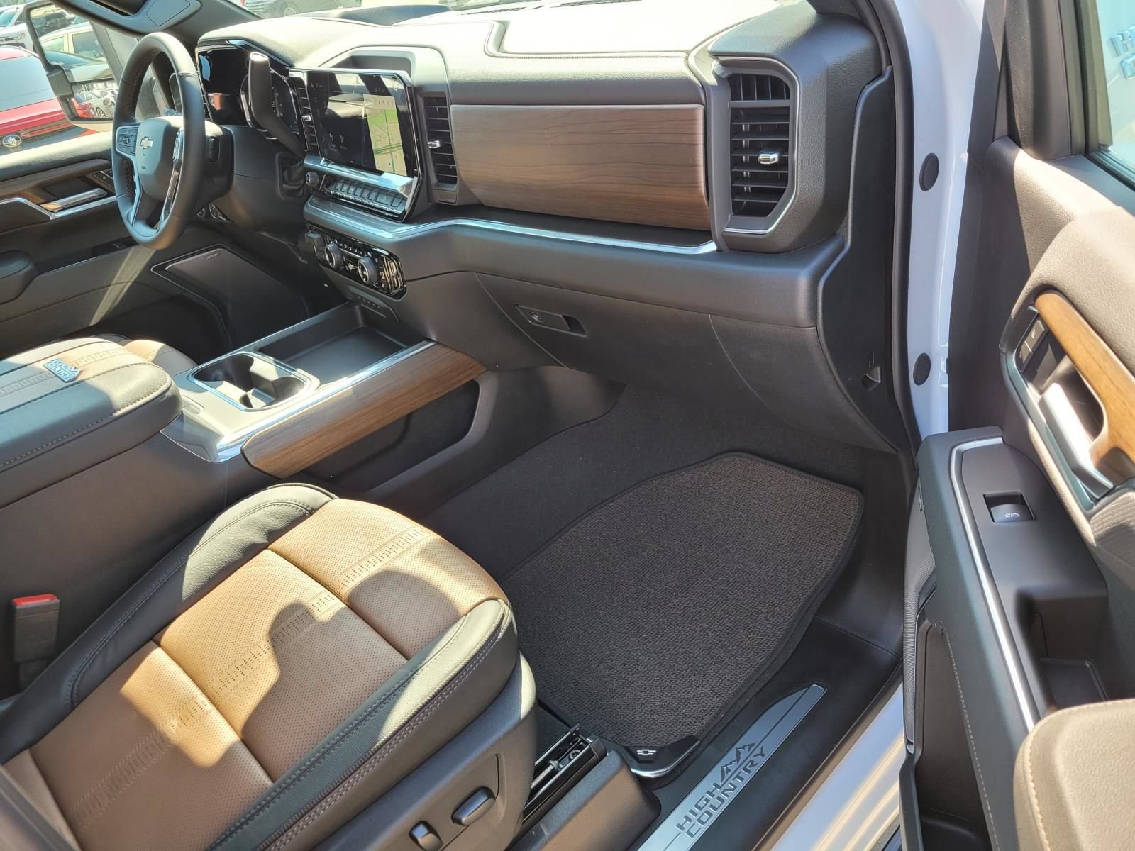 New 2026 Chevrolet Silverado 2500 High Country w/ High Country Premium Package AWD/4WD image 6