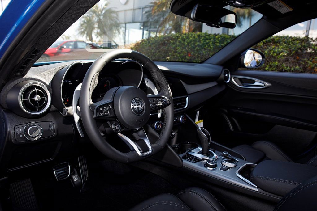 New 2026 Alfa Romeo Giulia w/ Driving Assist Package RWD image 27