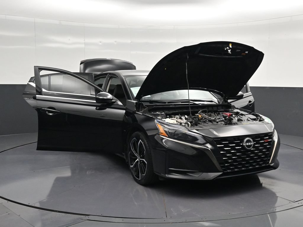 Used 2024 Nissan Altima 2.5 SR FWD image 35