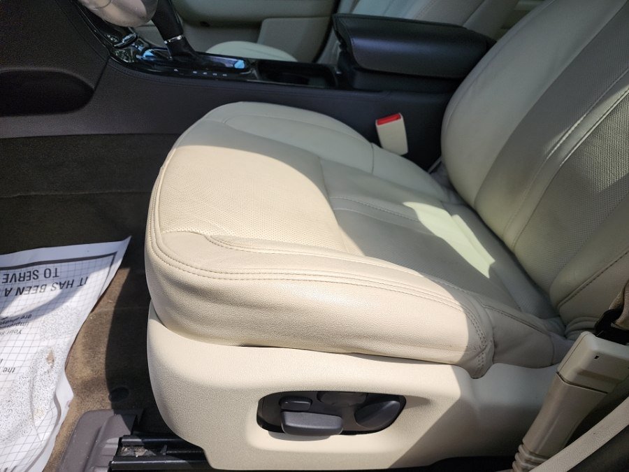 Used 2014 Lincoln MKS w/ Equipment Group 101A FWD image 26
