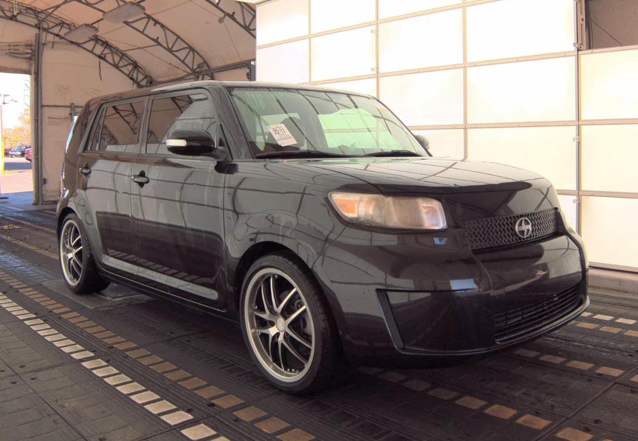 Used 2008 Scion xB FWD image 4
