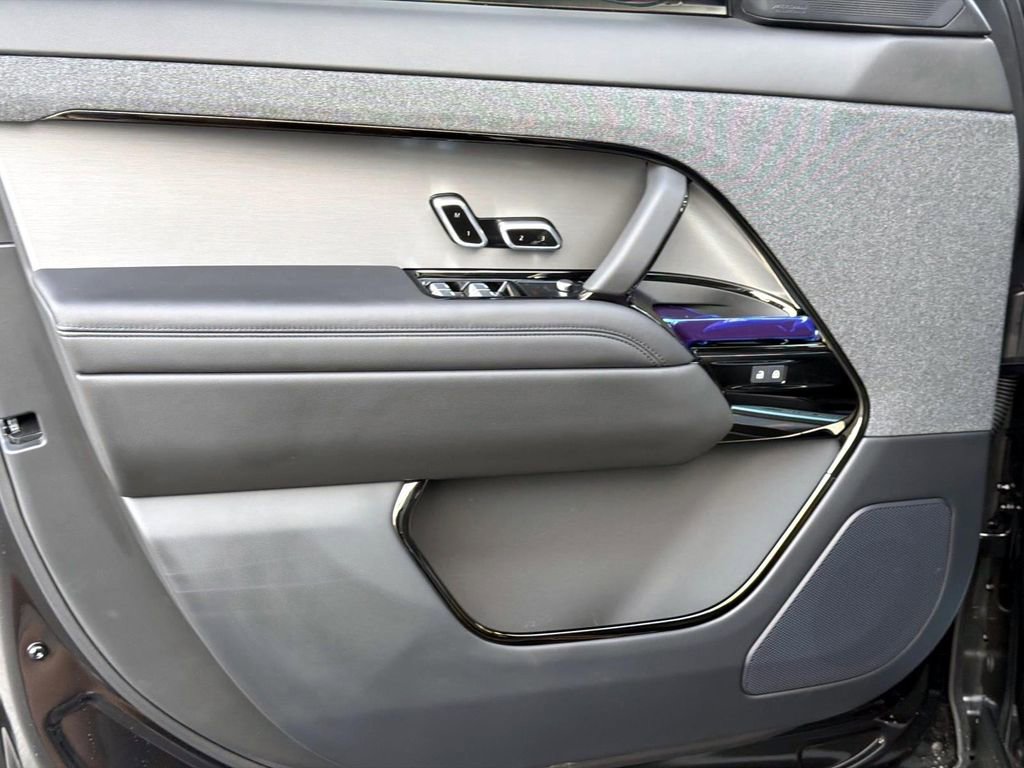 New 2026 Land Rover Range Rover Sport Dynamic SE AWD/4WD image 16