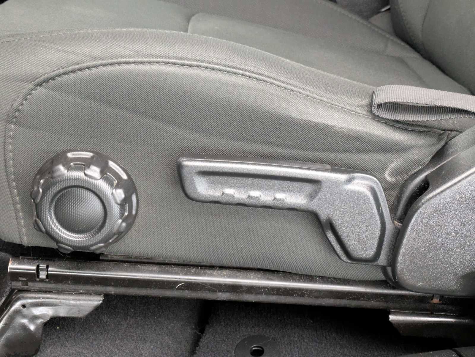 Used 2018 Jeep Wrangler Unlimited Sport image 16