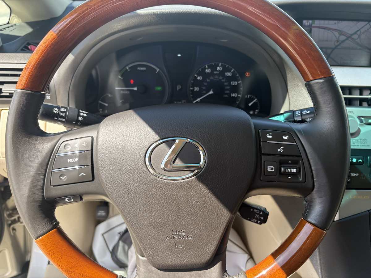 Used 2011 Lexus RX 450h AWD w/ Luxury Pkg image 29
