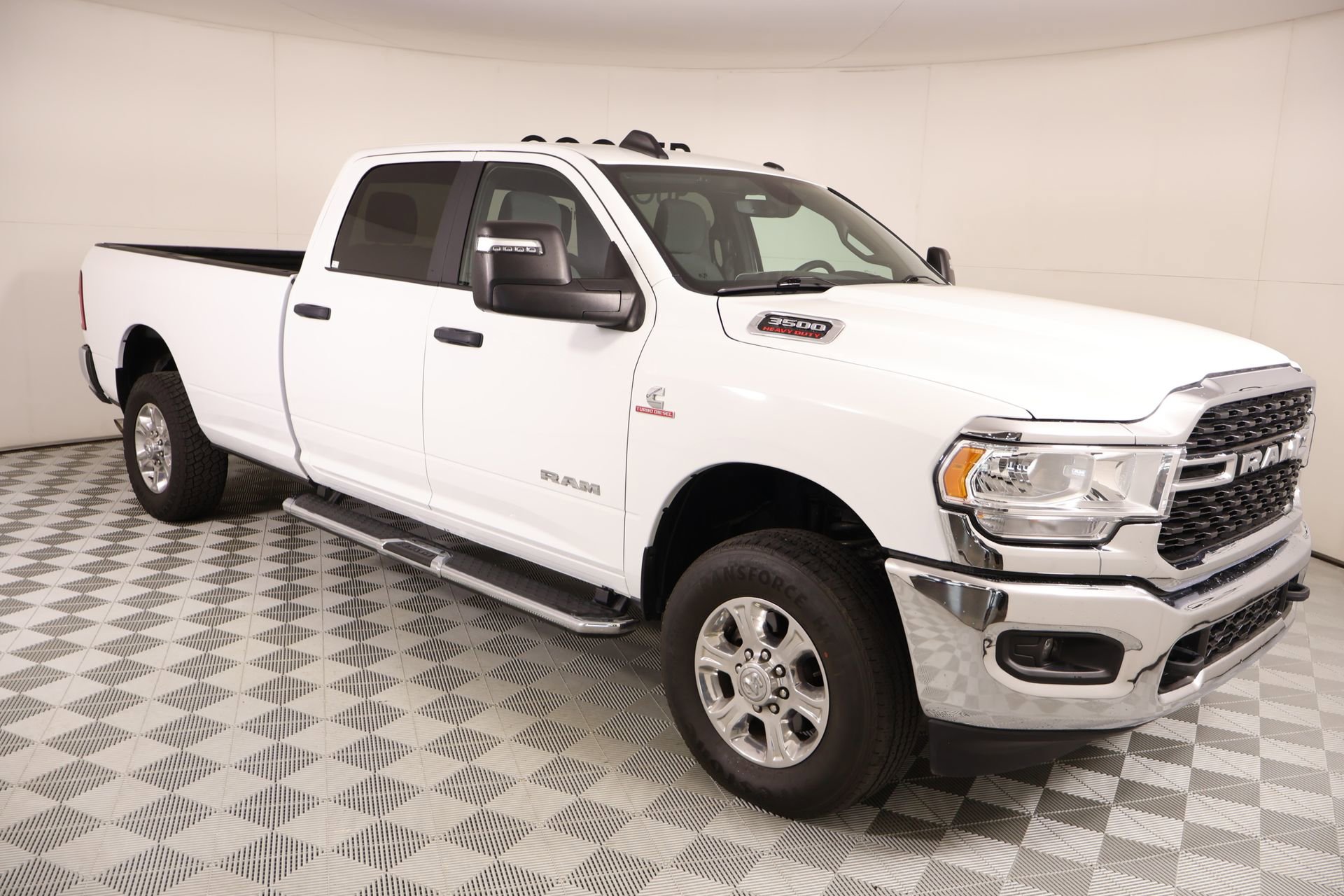 Used 2024 RAM 3500 Big Horn AWD/4WD image 1