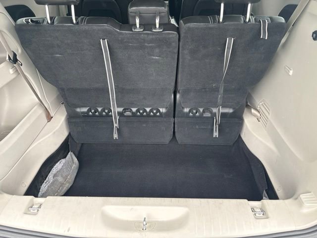 Used 2023 Chrysler Pacifica Touring-L FWD image 13