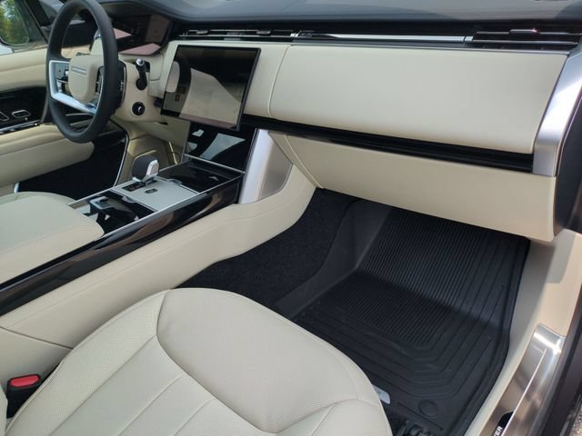 New 2026 Land Rover Range Rover Long Wheelbase SE AWD/4WD image 19