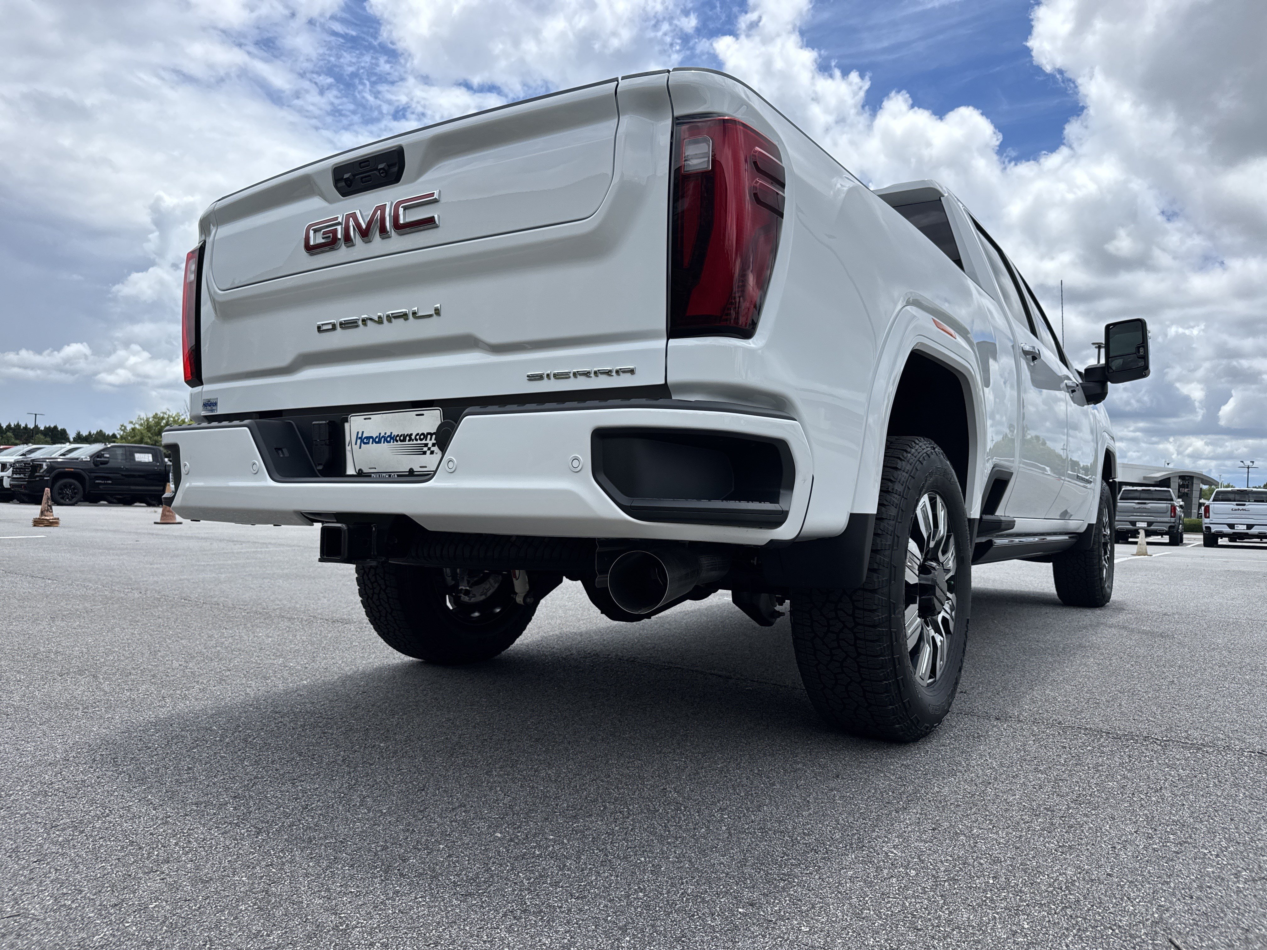 New 2026 GMC Sierra 2500 Denali w/ Denali Reserve Package AWD/4WD image 10