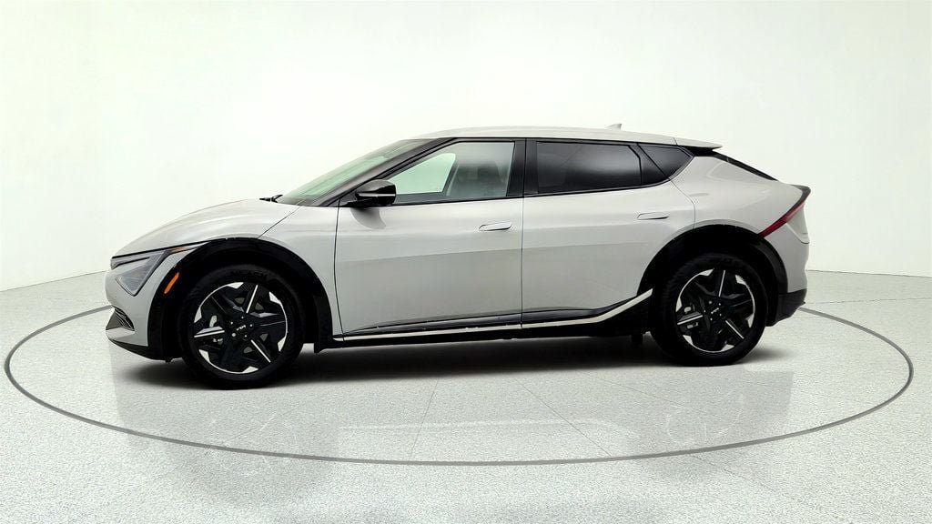 Used 2025 Kia EV6 Wind RWD image 8