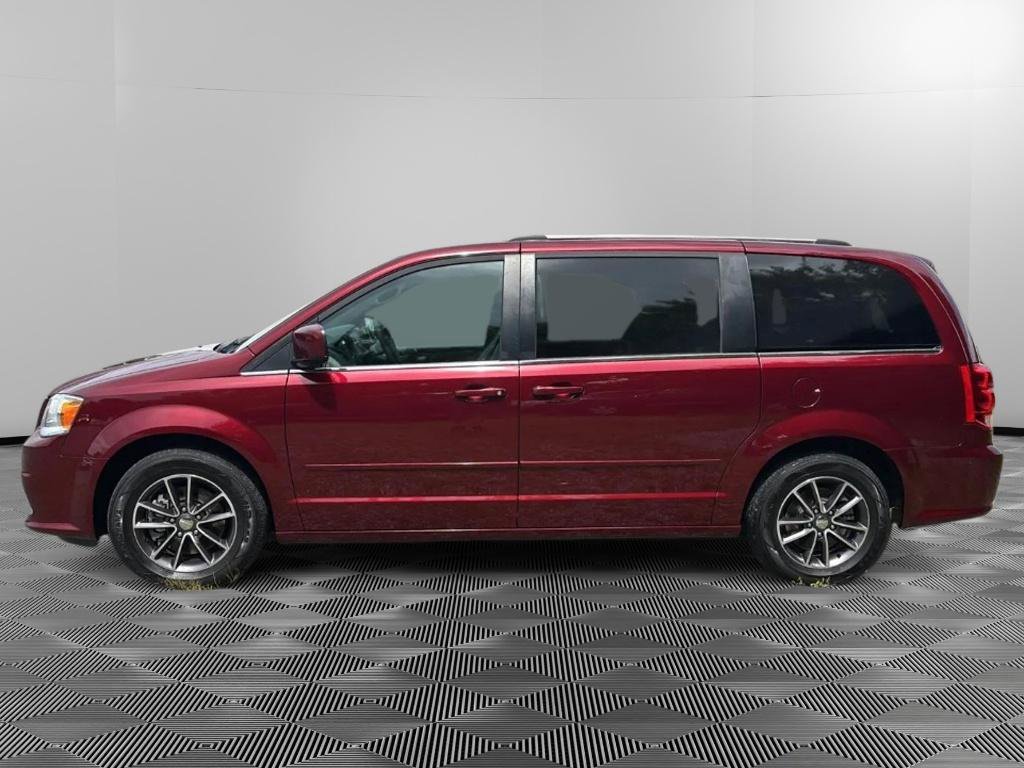 Used 2017 Dodge Grand Caravan SXT FWD image 5