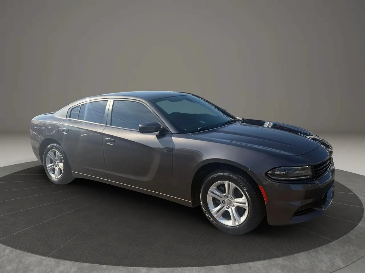 Used 2019 Dodge Charger SXT RWD image 7