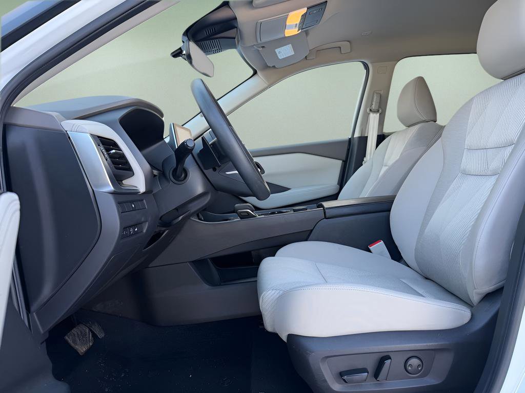 Certified 2024 Nissan Rogue SV image 14