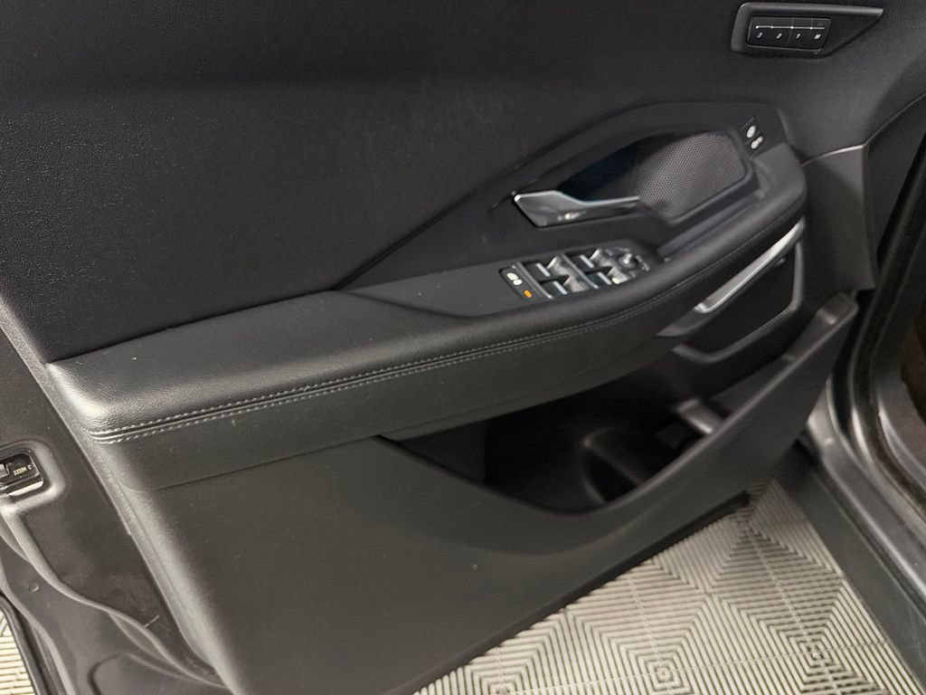 Used 2020 Jaguar E-PACE SE AWD/4WD image 24