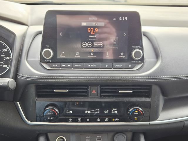 Used 2023 Nissan Rogue SV image 19