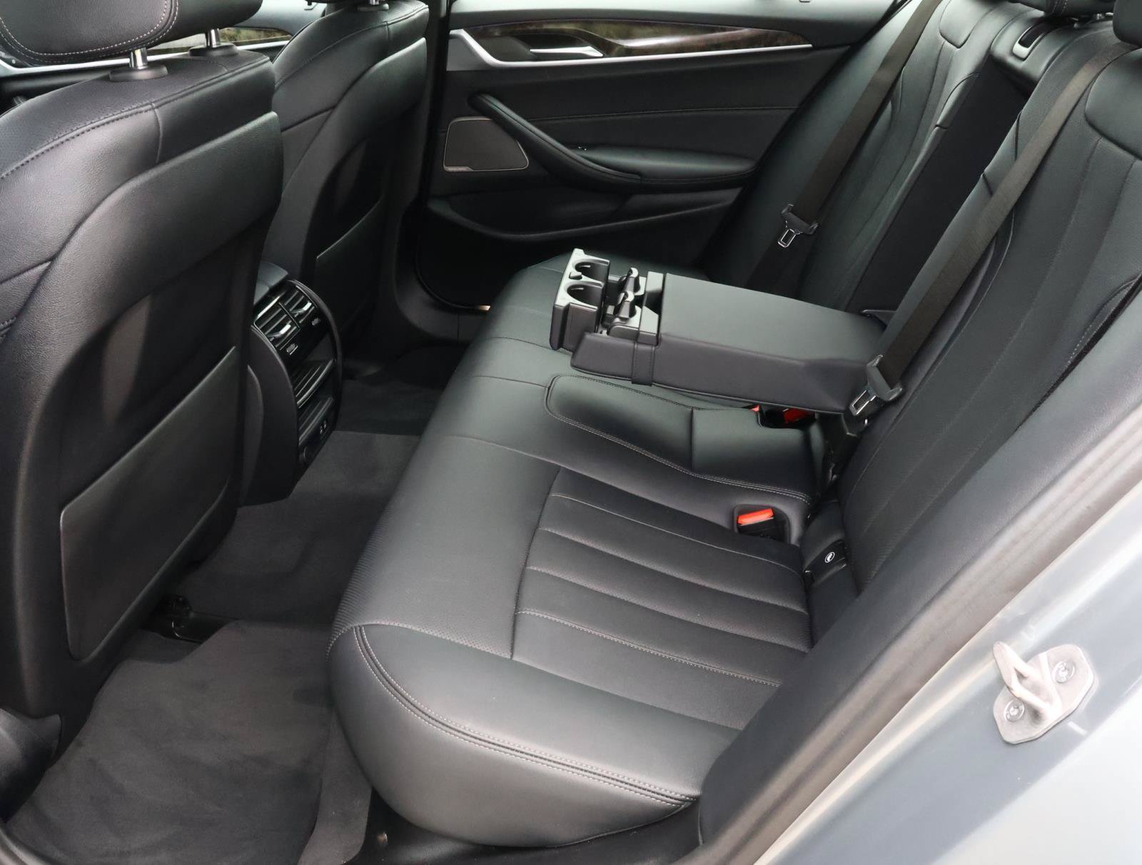Used 2023 BMW 530i w/ Premium Package RWD image 21