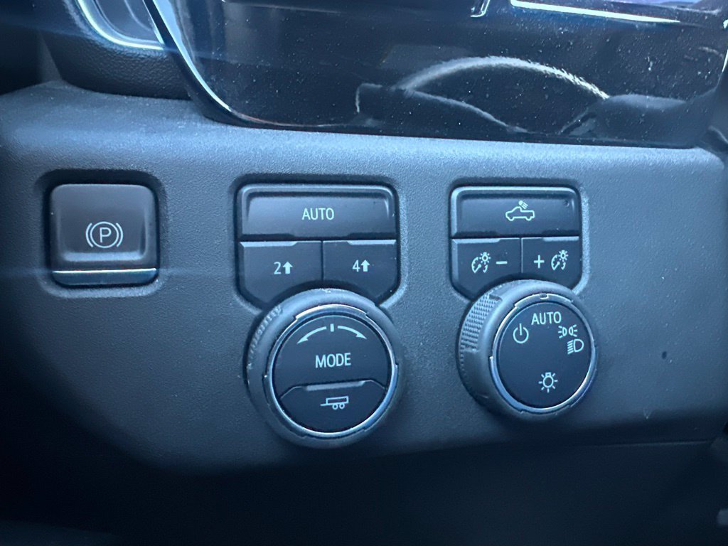 Used 2023 Chevrolet Silverado 1500 LT AWD/4WD image 21