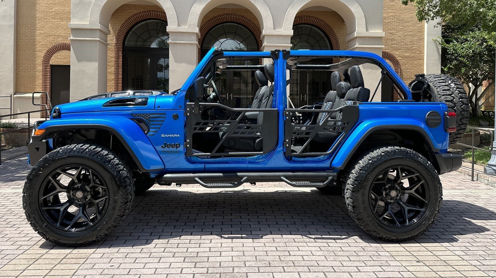 Used 2022 Jeep Wrangler Unlimited Sahara w/ LED Lighting Group AWD/4WD image 50